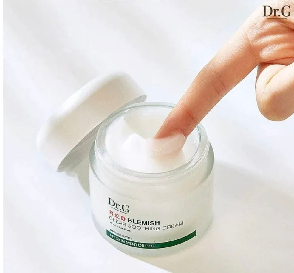 Lightweight hydrating face cream for sensitive and dehydrated skin