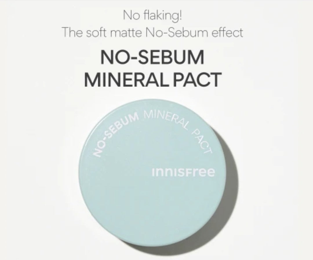 Innisfree No-Sebum Mineral Pact on a white background with text highlighting its features.