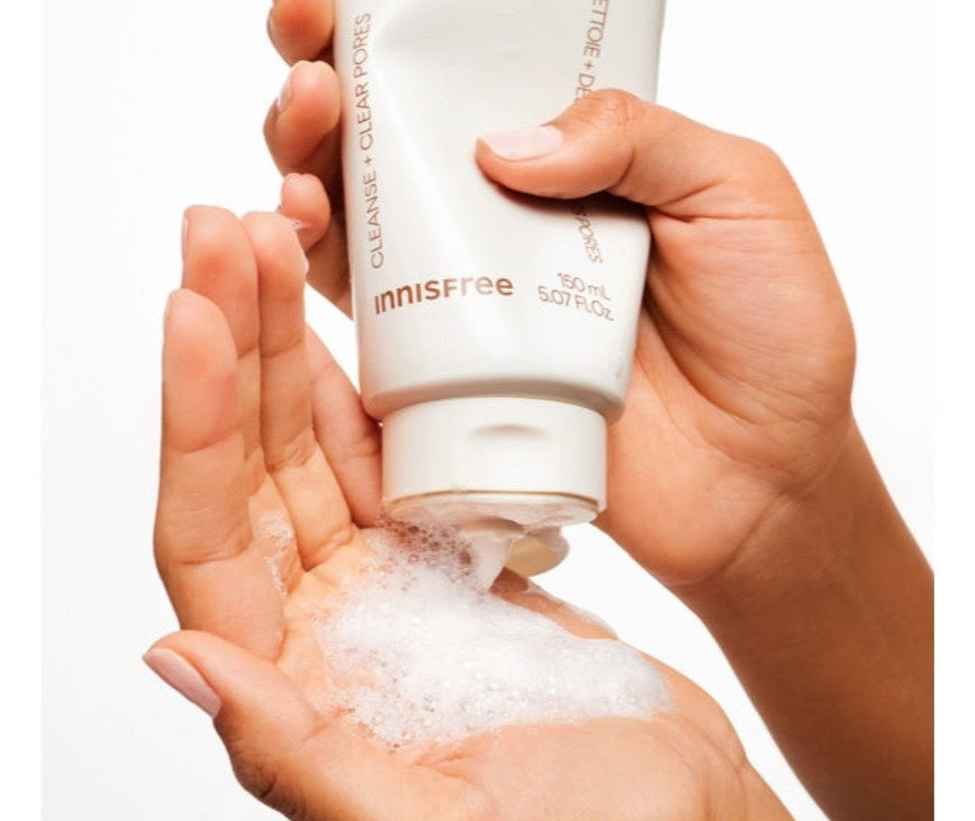 Using Innisfree Volcanic Pore BHA Cleansing Foam for pore care
