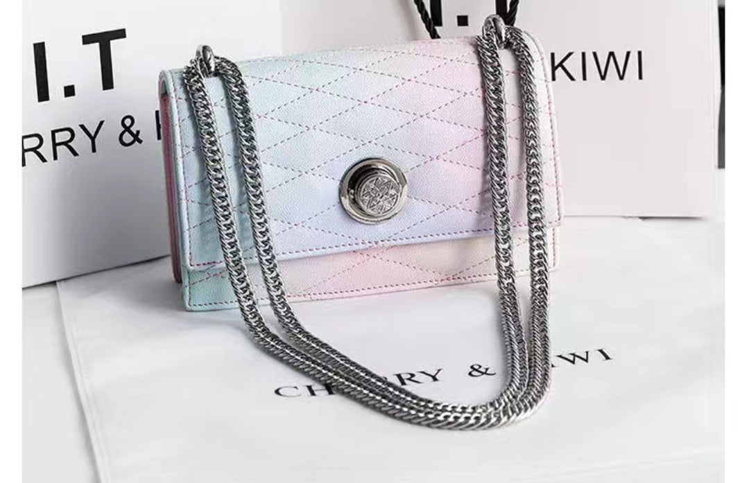 front bag with chain handle detail