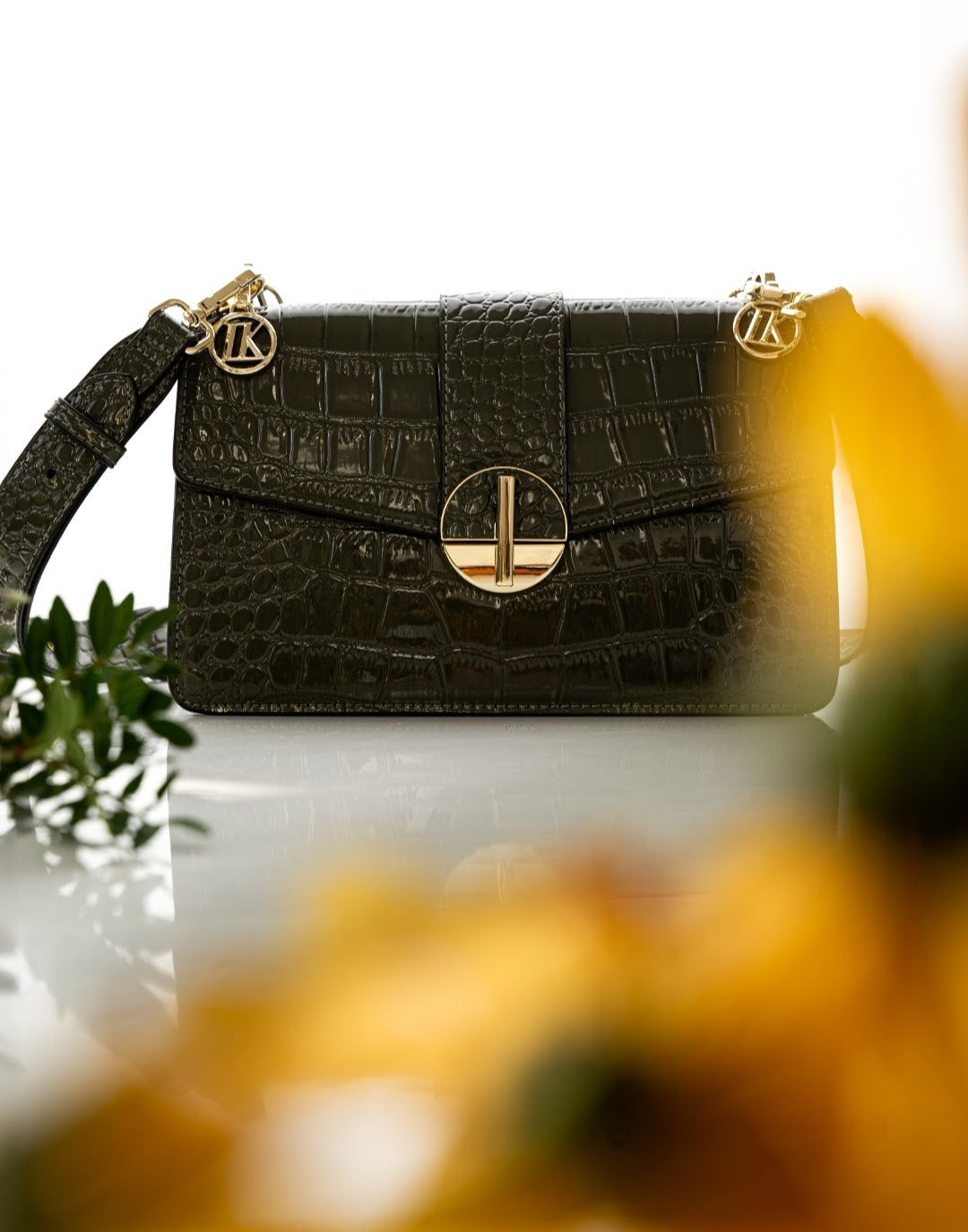 Elegant Crocodile-Embossed Shoulder Bag – GlowBags Collection (Grey)