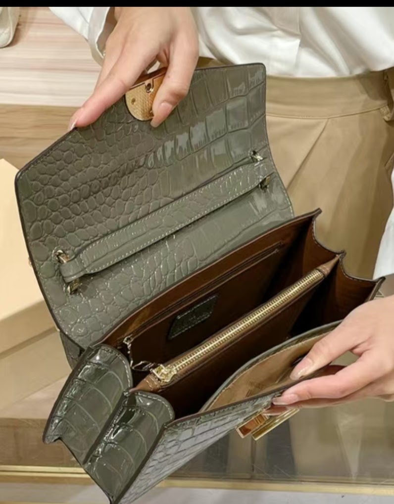 Elegant Crocodile-Embossed Shoulder Bag – GlowBags Collection (Grey)