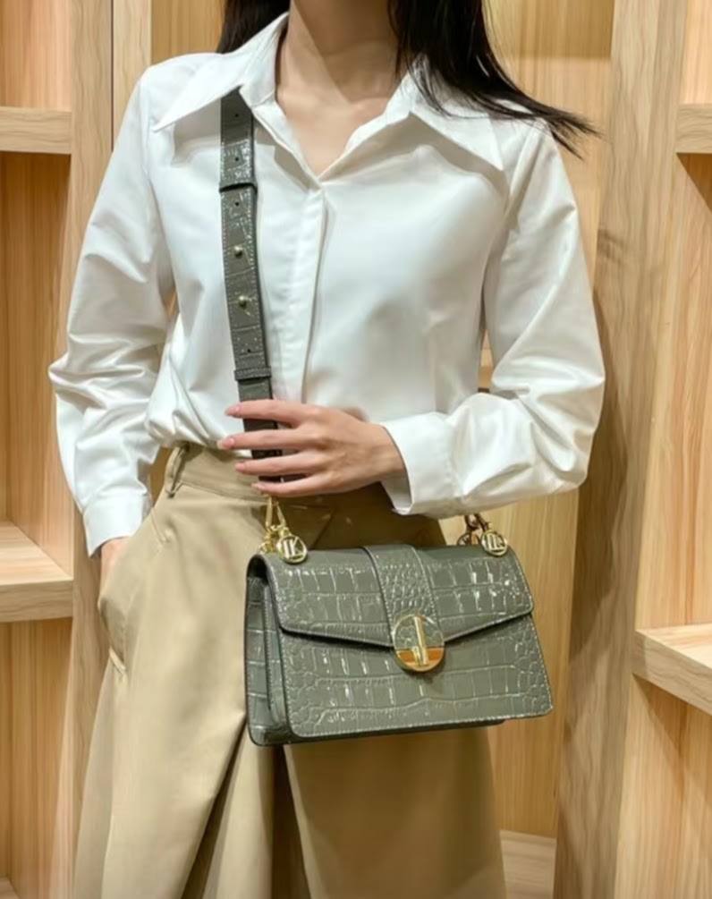Elegant Crocodile-Embossed Shoulder Bag – GlowBags Collection (Grey)