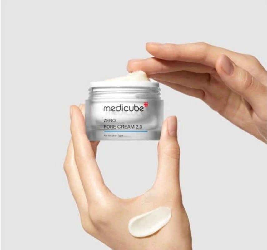 Applying Medicube Zero Pore Cream 2.0 – lightweight hydrating cream for oily and acne-prone skin
