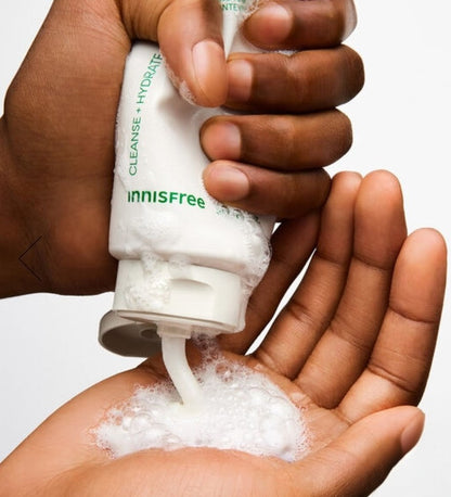 Hydrating foaming cleanser with green tea and amino acids